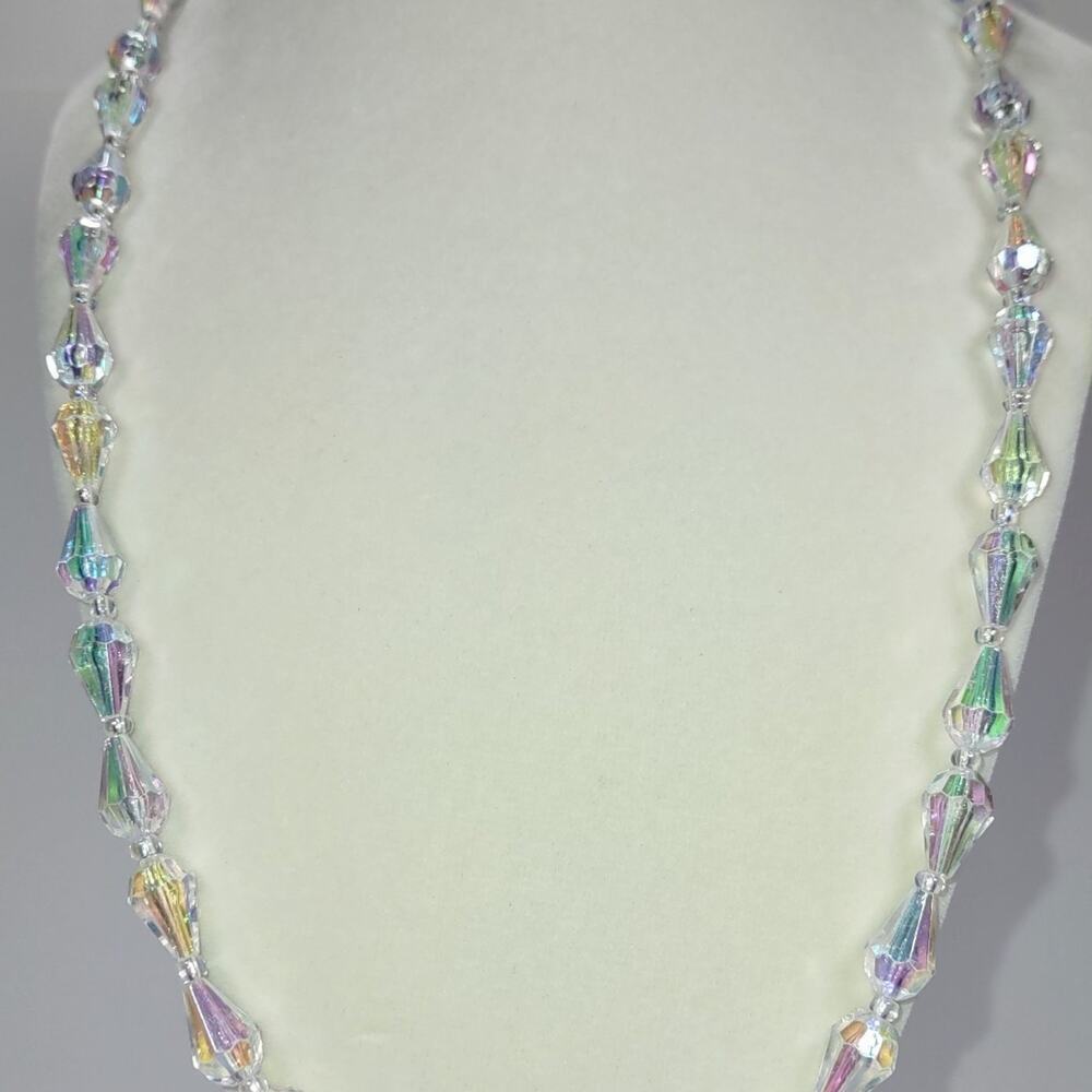 Vintage Plastic Aurora Borealis Teardrop Faceted 24" Necklace With Screw Clasp - Picture 5 of 9
